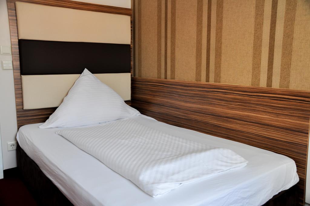 Erde Hotel Эрланген Экстерьер фото