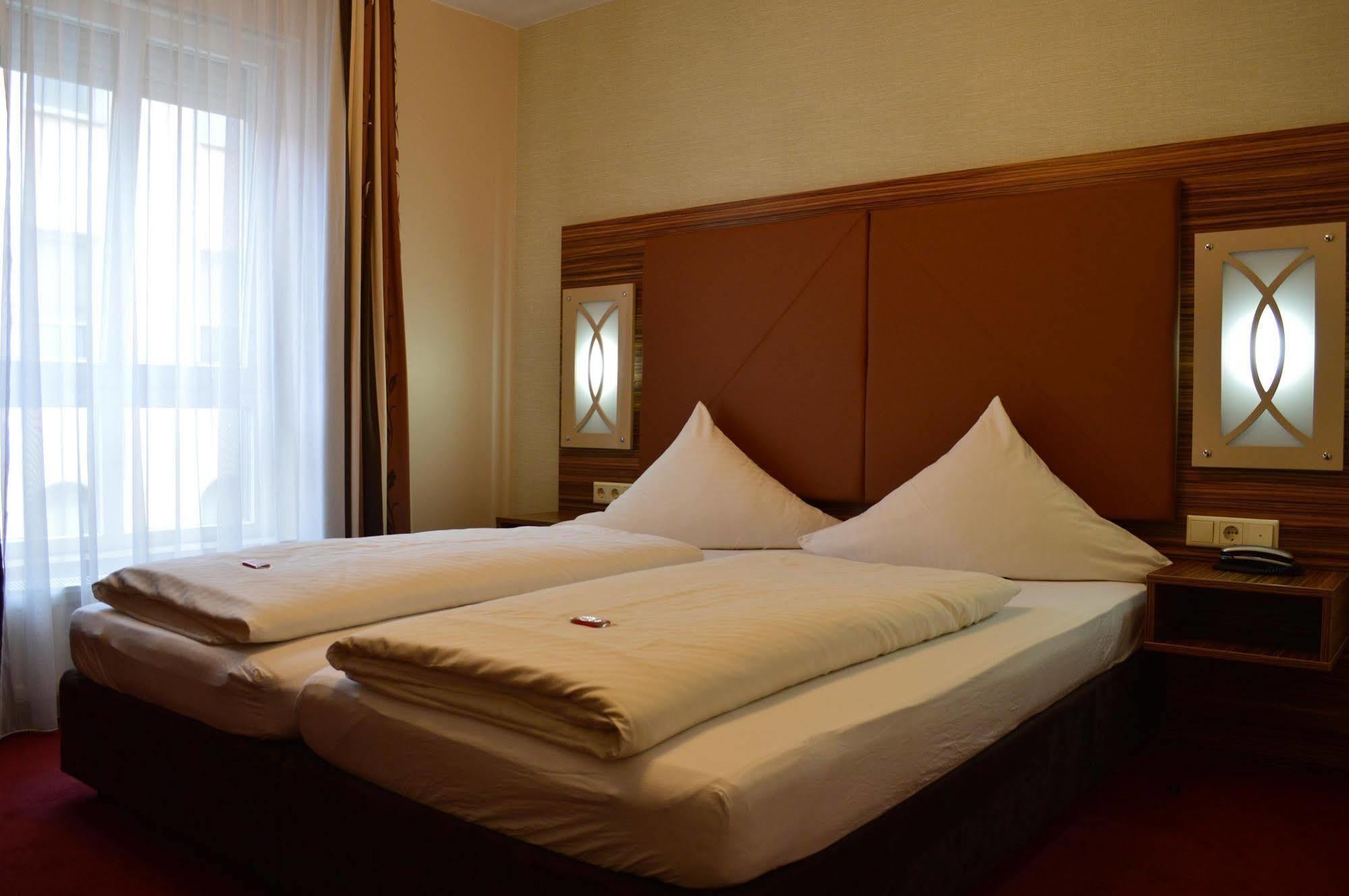 Erde Hotel Эрланген Экстерьер фото