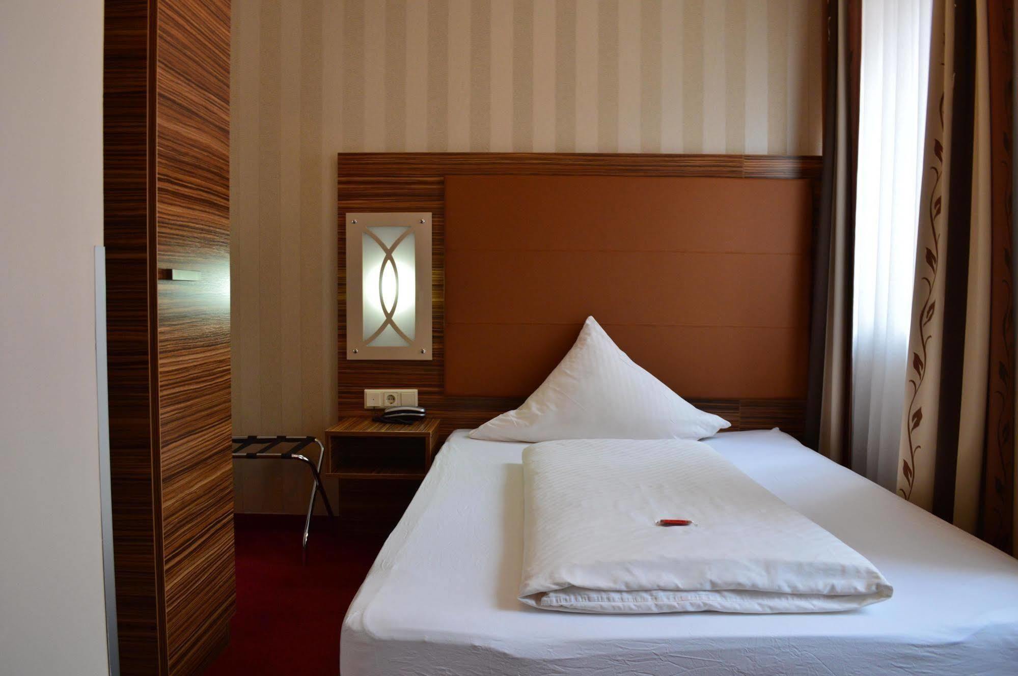 Erde Hotel Эрланген Экстерьер фото