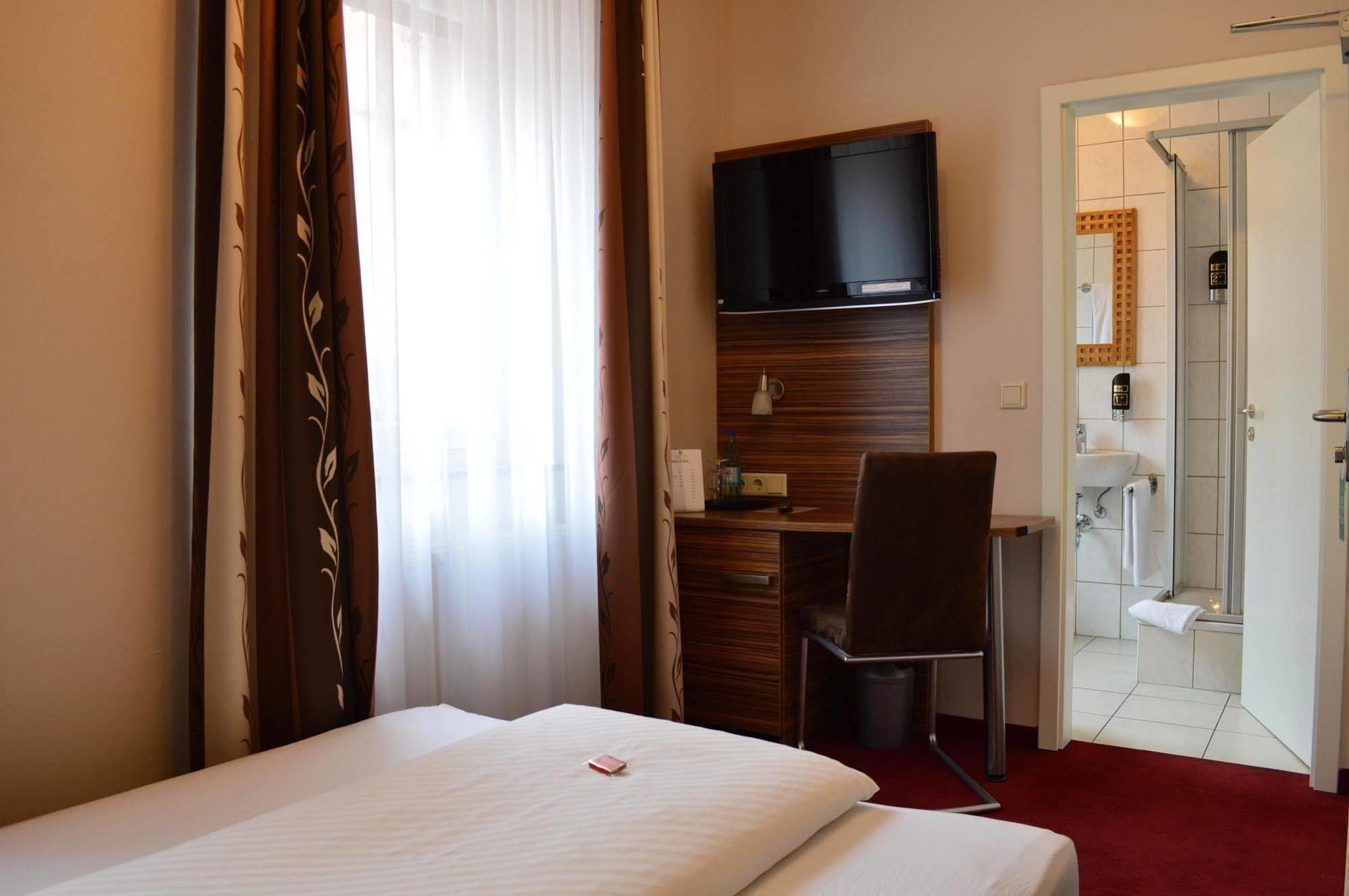 Erde Hotel Эрланген Экстерьер фото