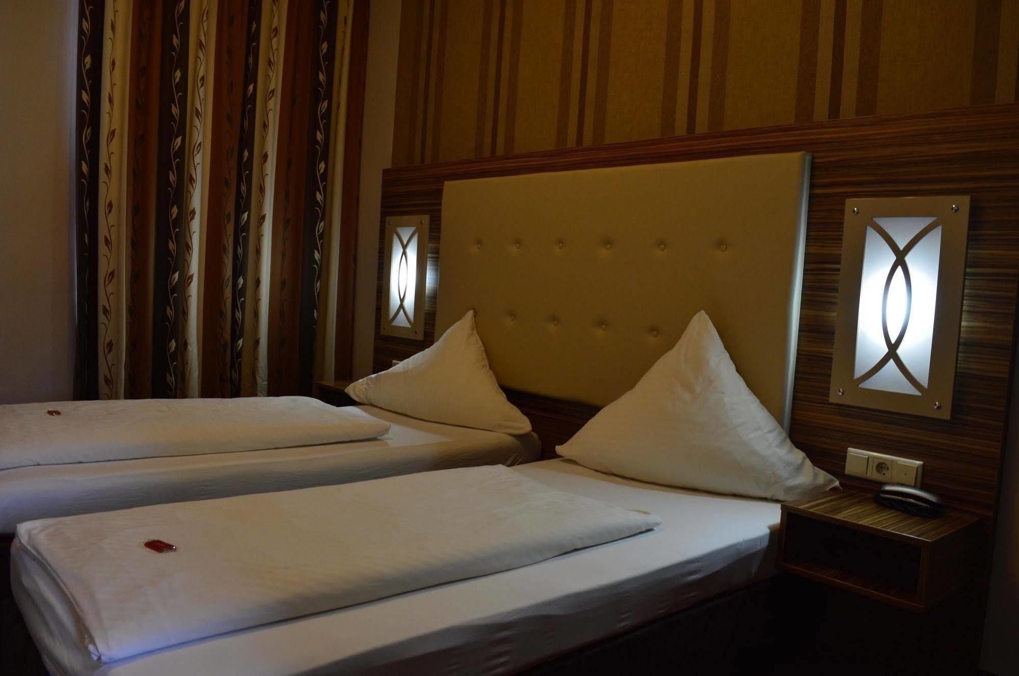 Erde Hotel Эрланген Экстерьер фото